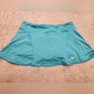 Large Turquoise Nike dri-fit Athletic Skort
